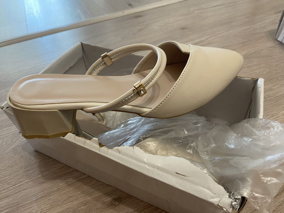 Женская туфли бежвая