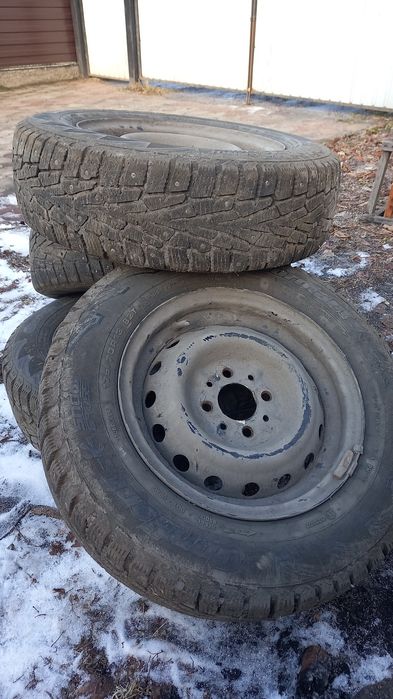 Зимняя резина без дисков на 13