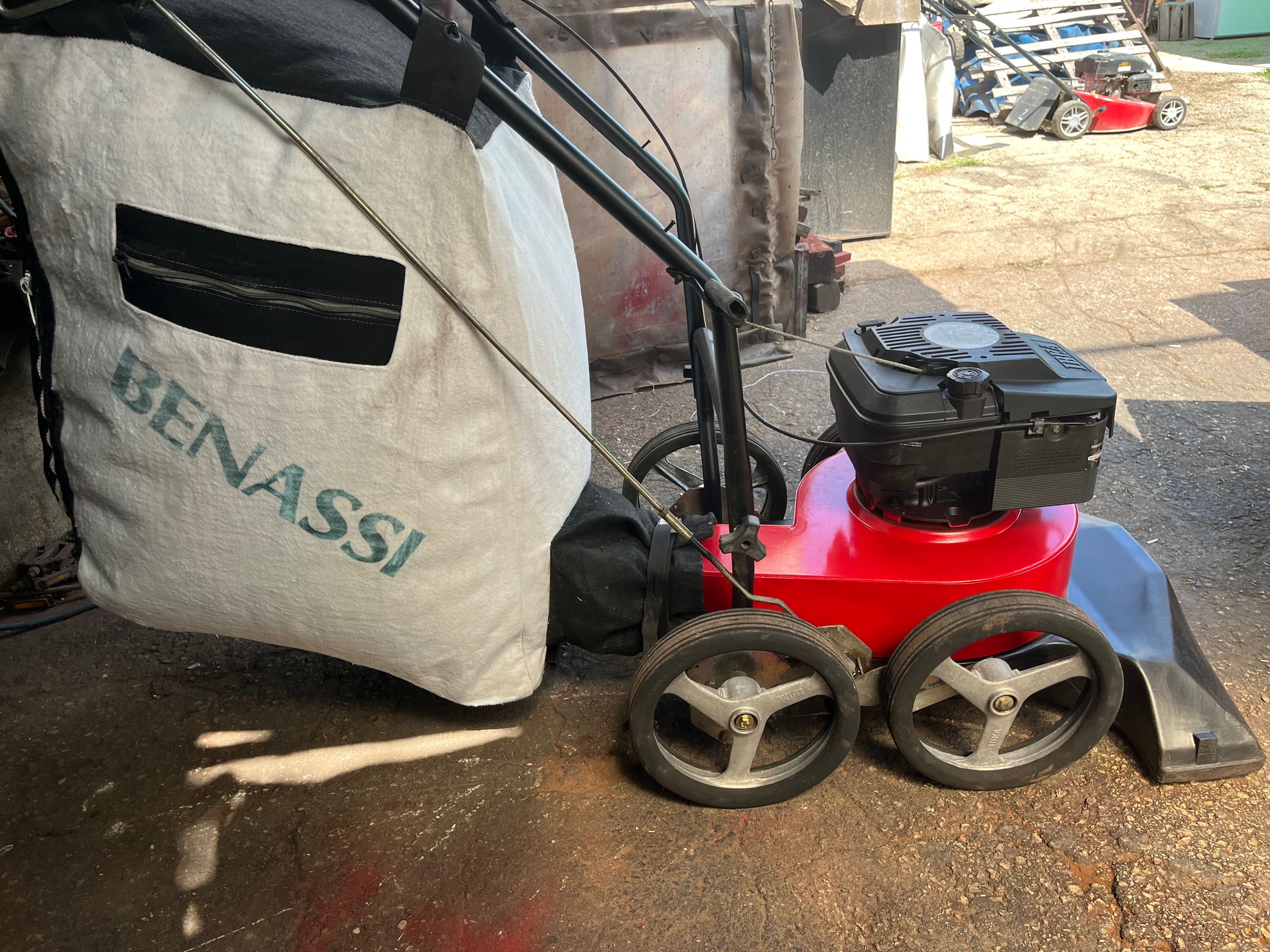 Профисионално моторен листо санерач  IBEA Turбо 5.0 hp