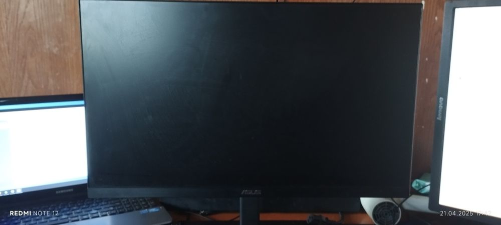 Vând urgent monitor ASUS VA24EQSB fisurat de 75 Hz suportă până la 83