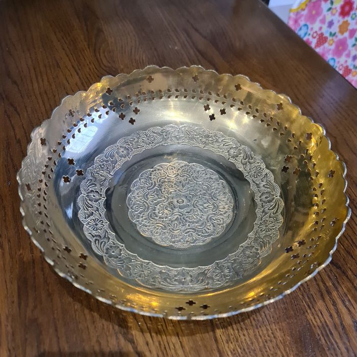 Fructiera alama,proveniența India,modele deosebite,noi,motive florale