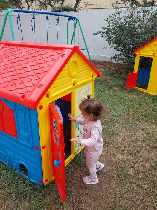 Masute și scaunele gradinita + loc de joaca