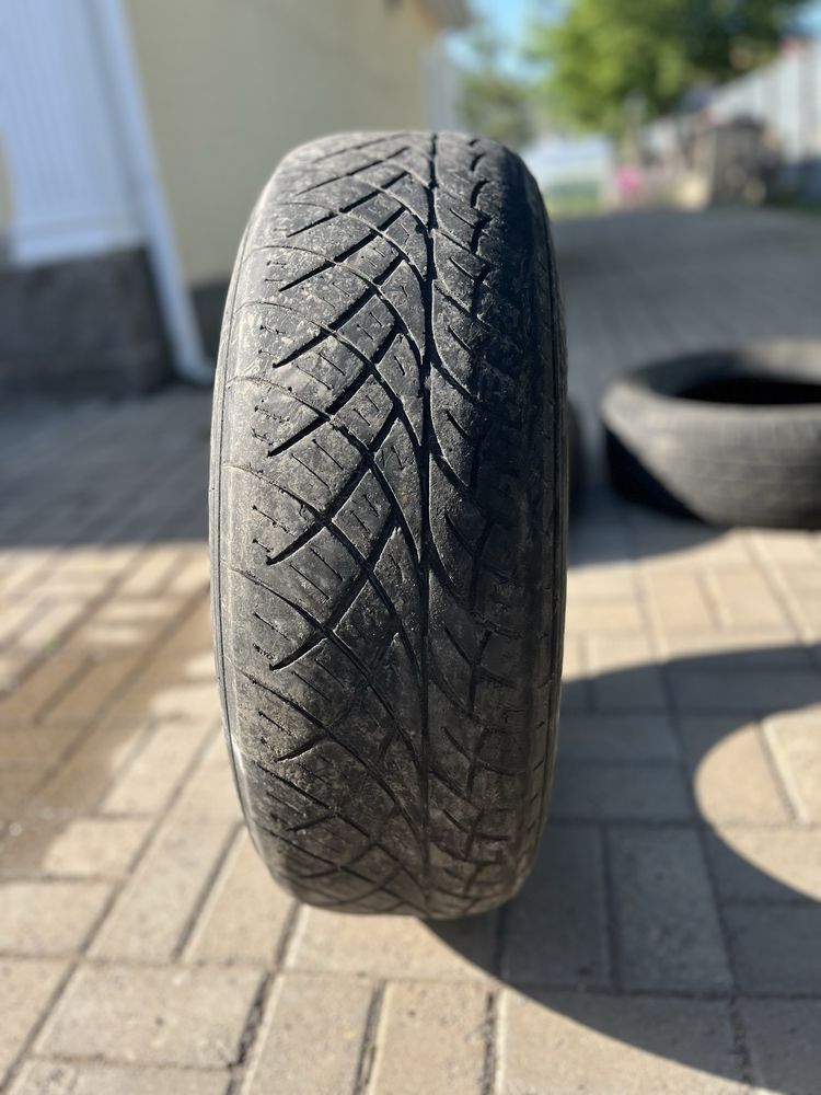 Продаю шины Roadstone