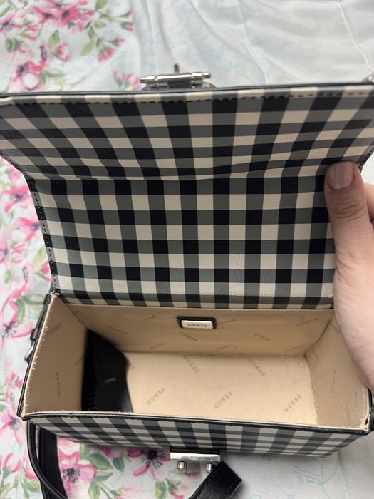 Малка чанта Guess