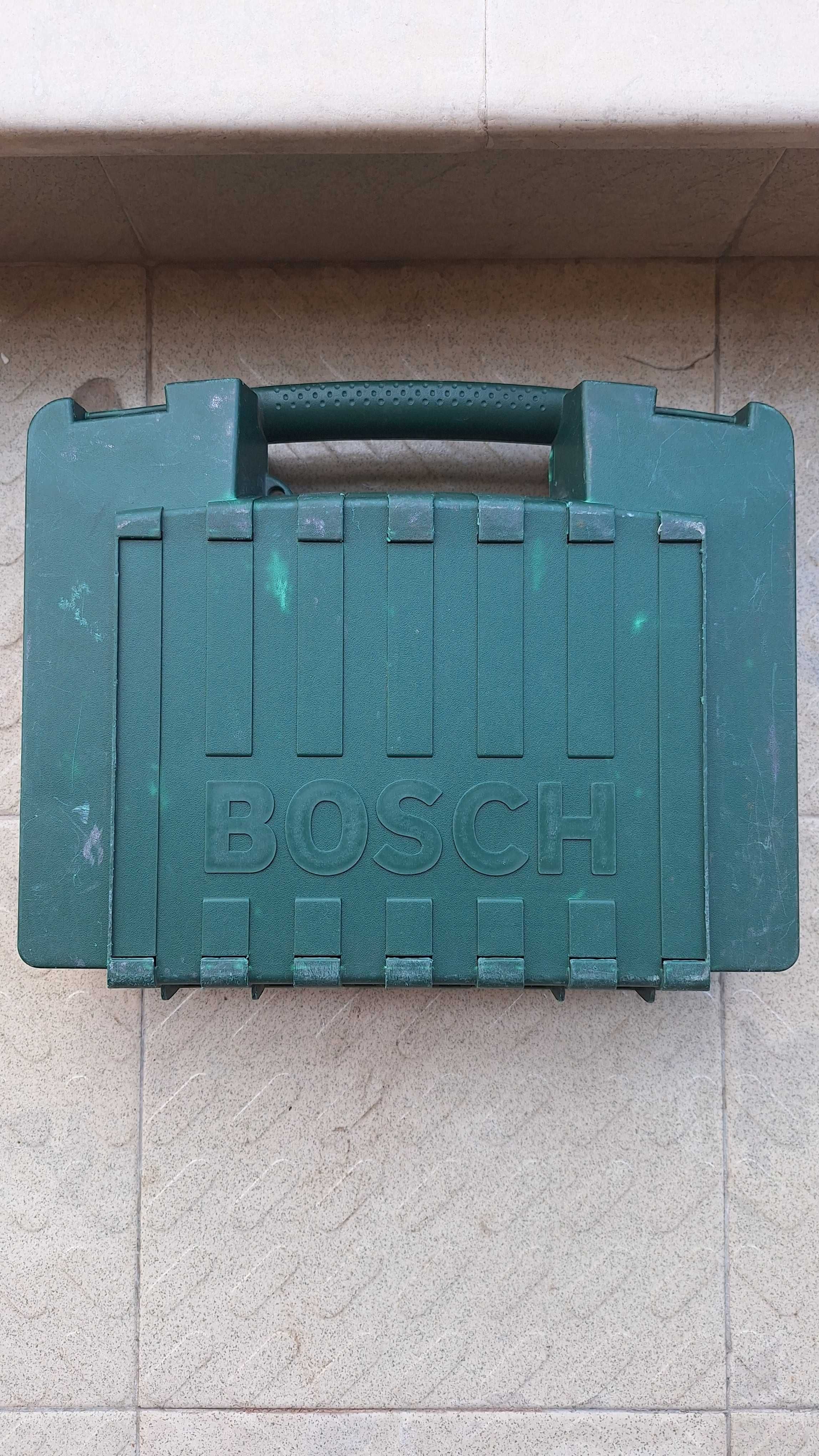 Винтоверт Bosch 14,4V  NiCd - батерията  не държи заряд