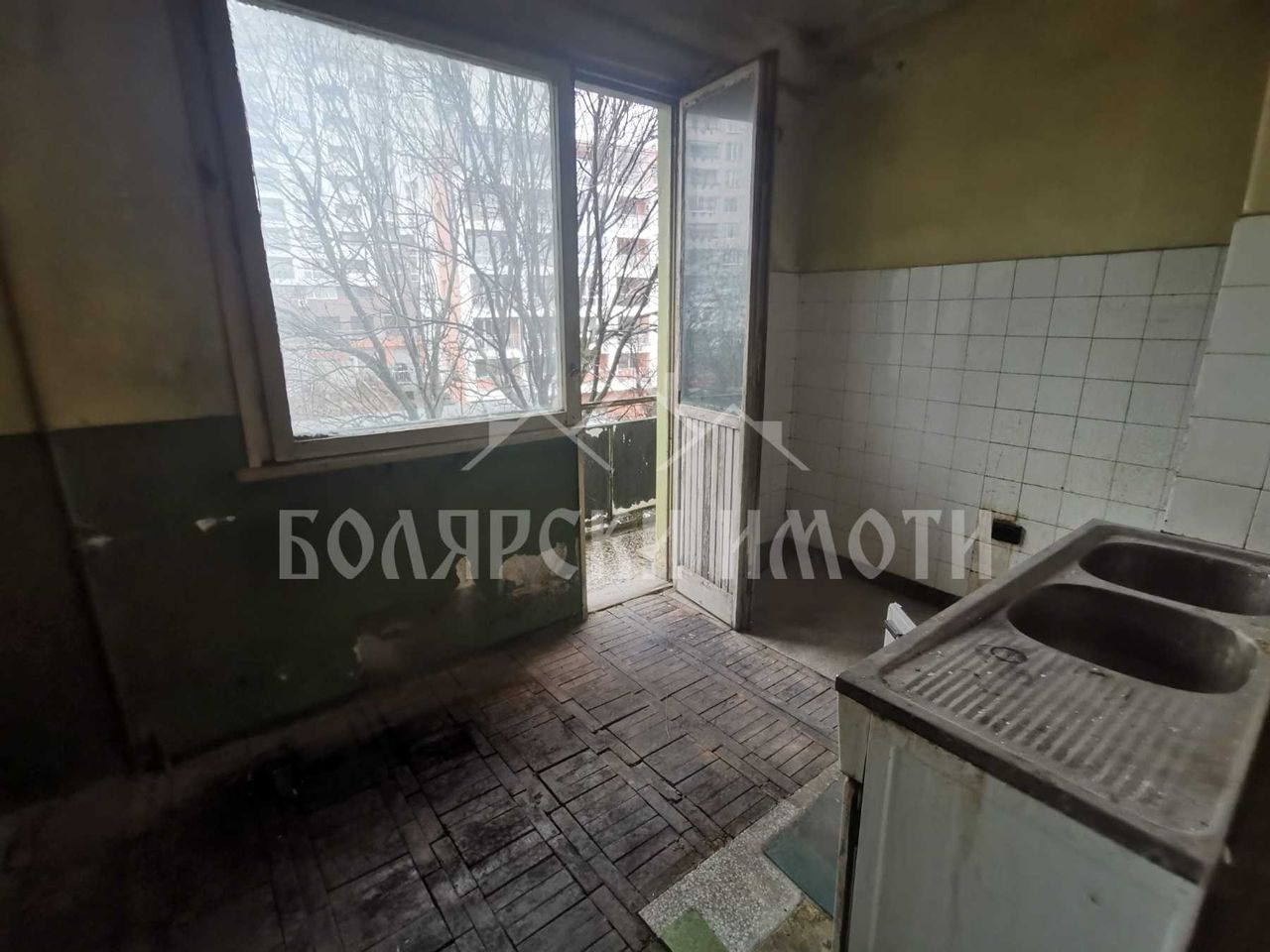 Продава се Двустаен апартамент в Велико Търново, Център - 64 кв.м за 969 €/кв.м - Снимка #3