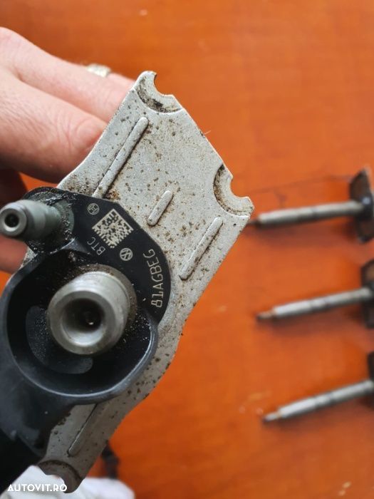 Injectoare injector Audi a4 a6 q5 VW Passat Tiguan Golf 2.0 tdi euro 5
