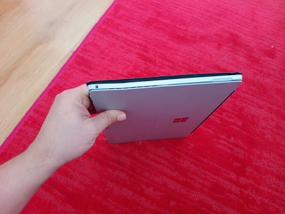 Vând Tableta Microsoft Surface Pro