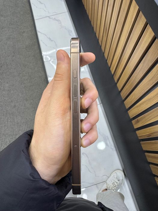 iPhone 16 PRO, desert 256, 92% karobka bor.