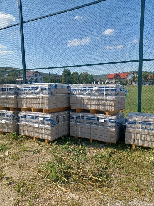 Vând PAVAJ Taverna & Caramel