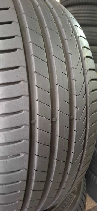 225/45/18-255/40/18 п-т Pirelli 4.5mm грайфер,дот 23г.Безплатен монтаж