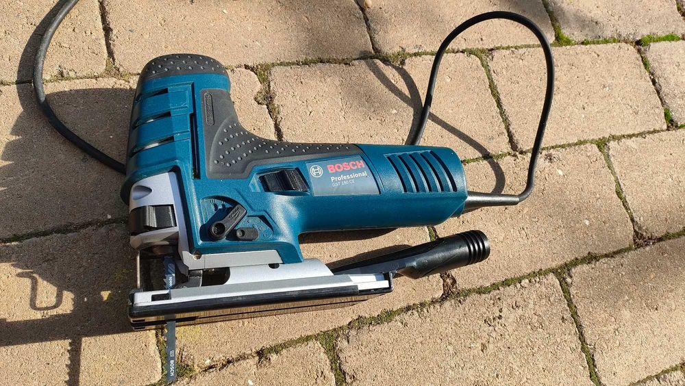 Fierastrau pendular profesional Bosch GST 150 CE