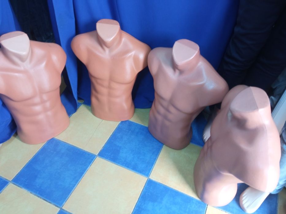 Busturi din plastic de barbati,pachet de 4 bucati