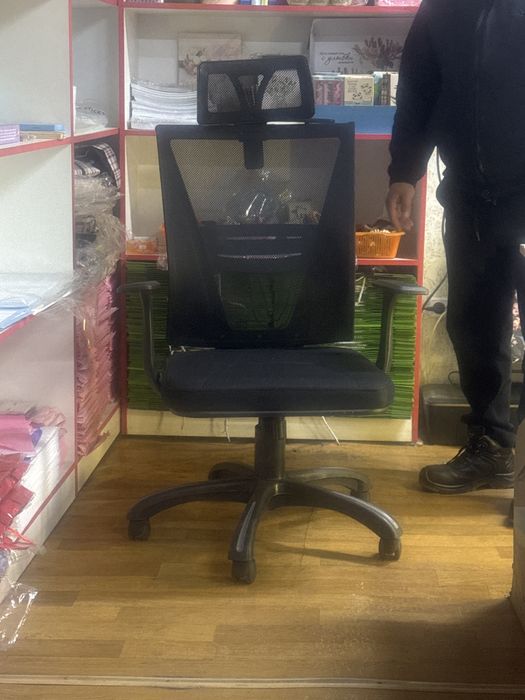 Продам офисный кресло б/у