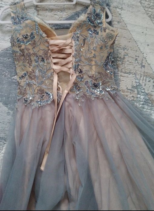 Rochie lungă stil prințesa
