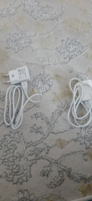 Срочно продаю две зарядки тайпси