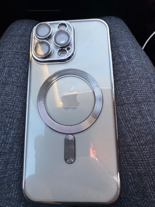 Продам iphone 15 pro max 256 gb