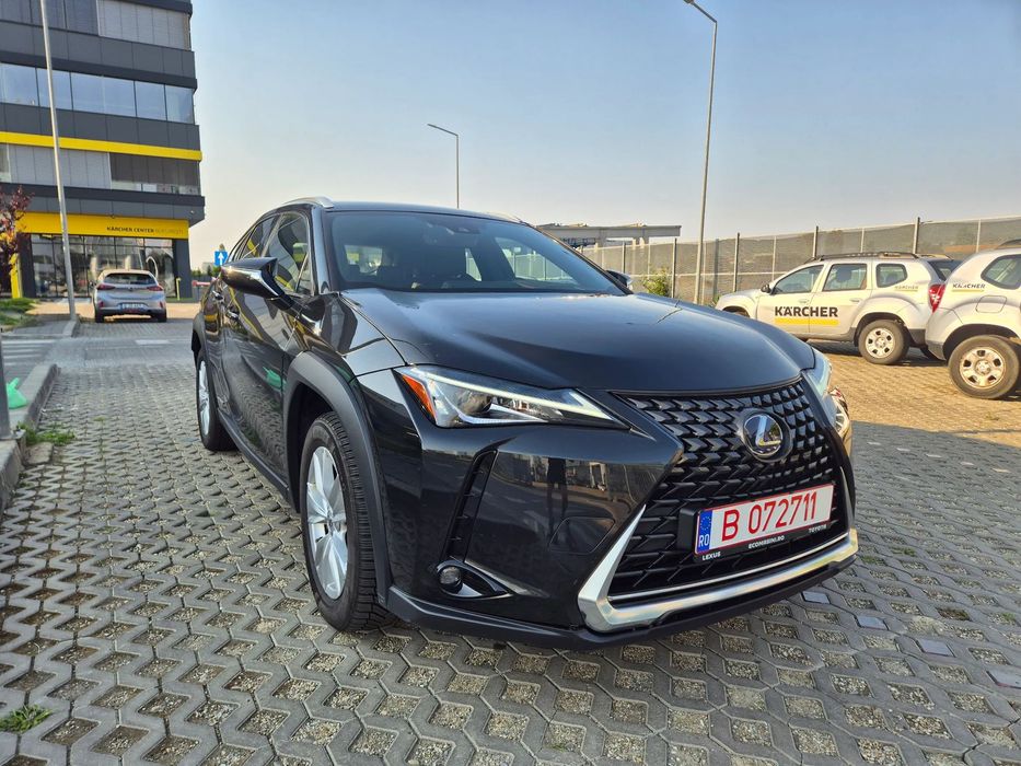 Lexus UX Lexus UX 2021 Hybrid 43 mii km Business Carplay / Android auto