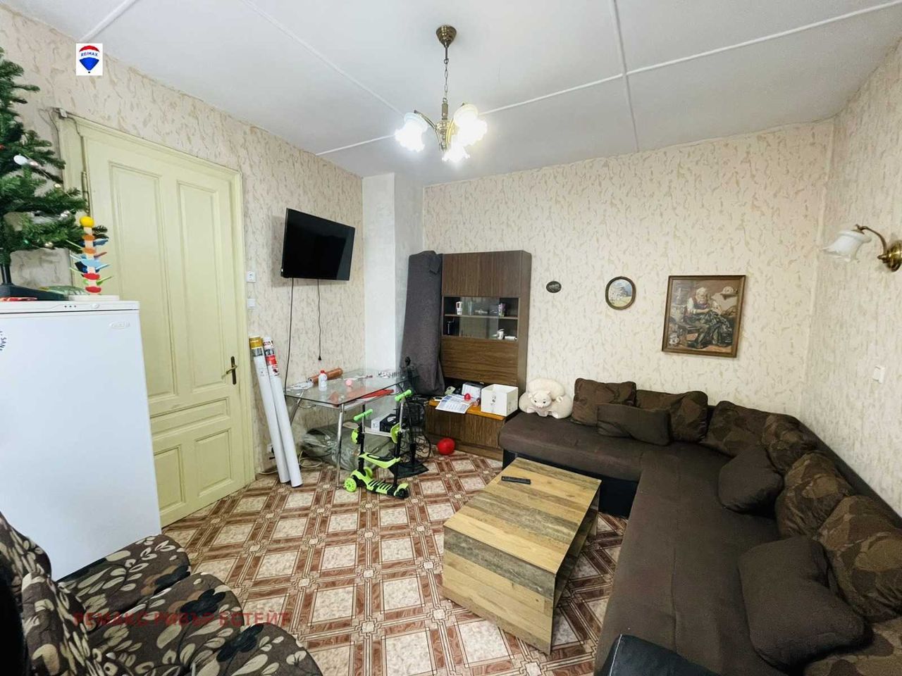 Дава се под наем Къща в Русе, Център - 200 кв.м за 433.5 € - Снимка #2