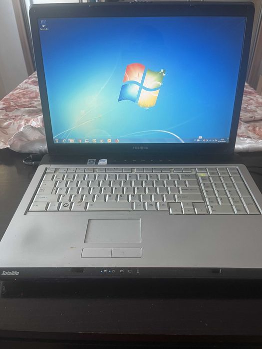Toshiba Satellite P205-S7402 лаптоп 16"