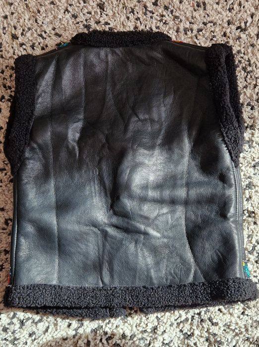 Costum traditional baietei IE+VESTA+CLOP+BRÂU+TRAISTUȚĂ baieti 4-6 ani