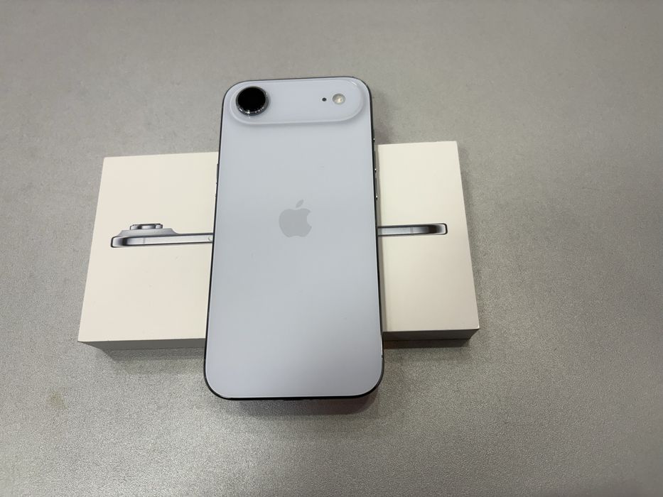 Iphone 17 Air, 256 gb, Sky Blue, la cutie
