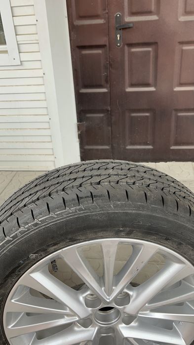 Диск тойота камри 55 новый с новай шиной!