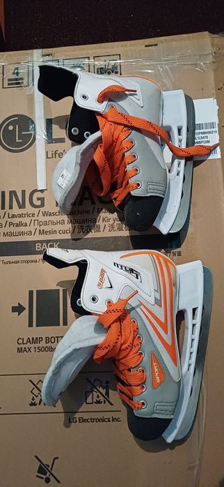 Продам коньки бу.