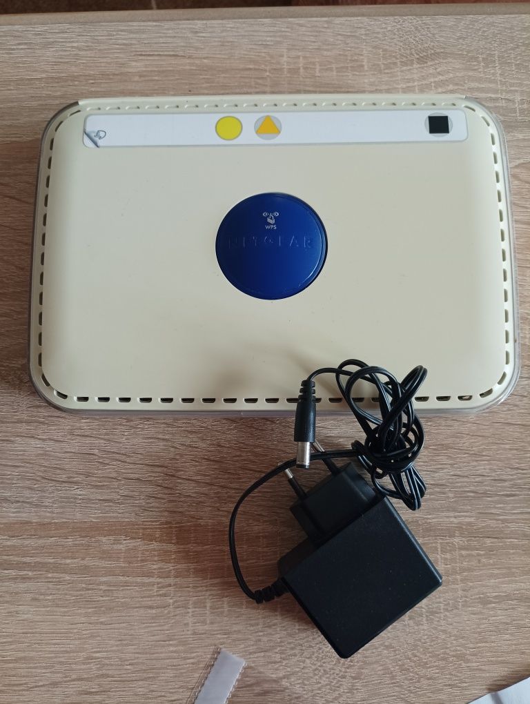 Продавам рутер Netgear WPN824