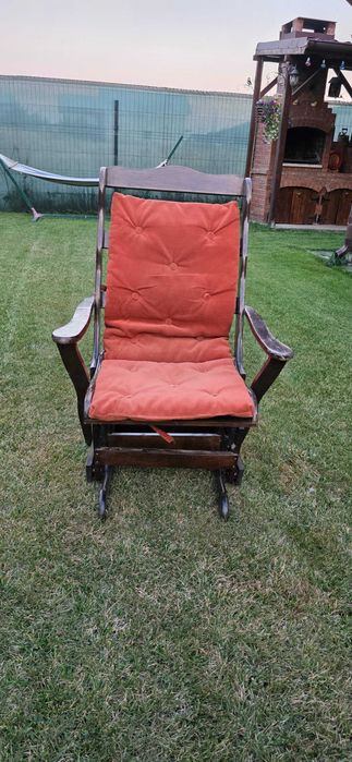 Fotoliu balansoar din lemn