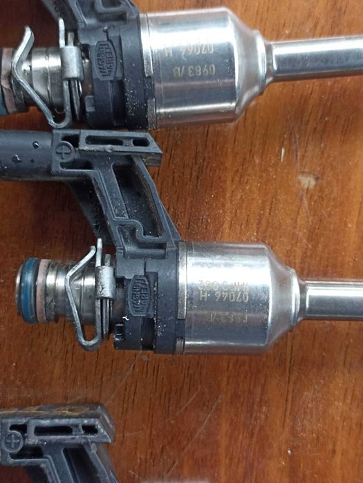 Бензинова дюза инжектор за 1,2TSI 105к.с.  - 03F906036B