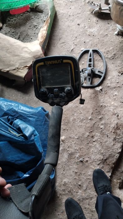 Продам металоискатель