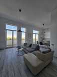 Inchiriez apartament 2 camere tip Penthouse, loc de parcare inclus