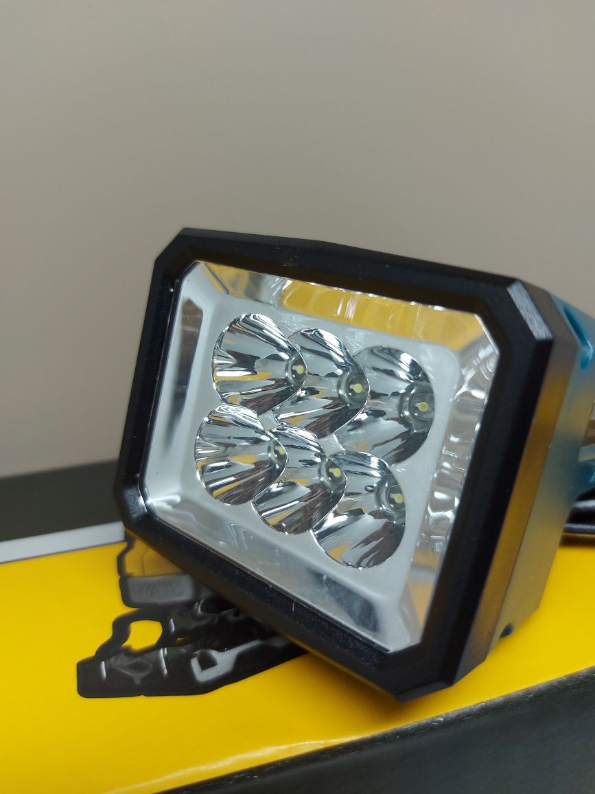 Нов Led фенер Makita DML186