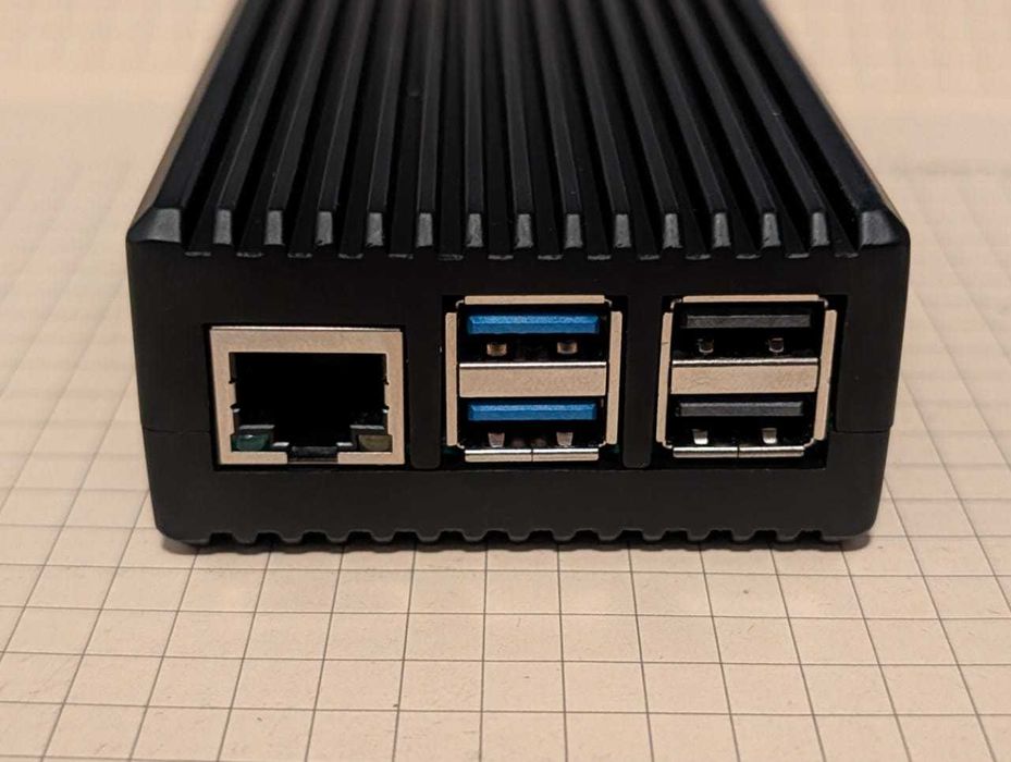 Raspberry Pi 5 4GB carcasa metalica neagra si alimentator original