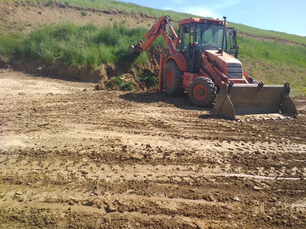 Inchiriez buldoexcavator,camion cu macara basculabil