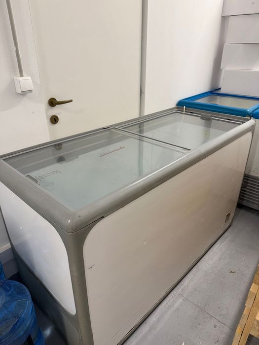 Lada frigorifica - congelator orizontal  cu usi glisante de sticla