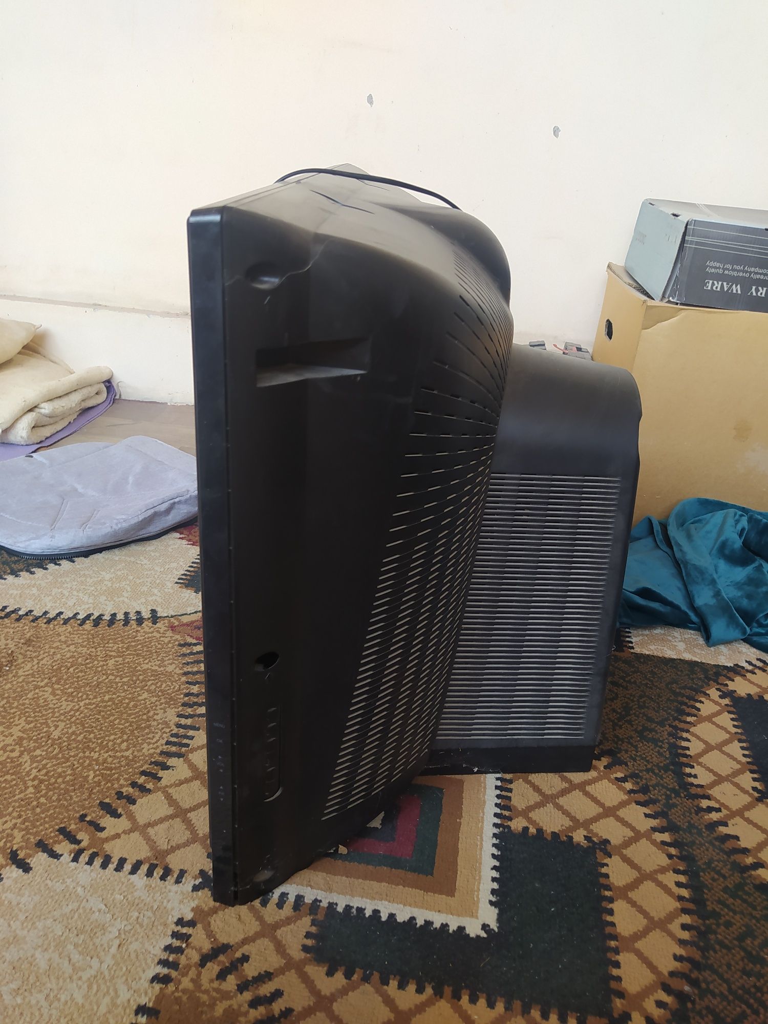 Продам телевизор LG