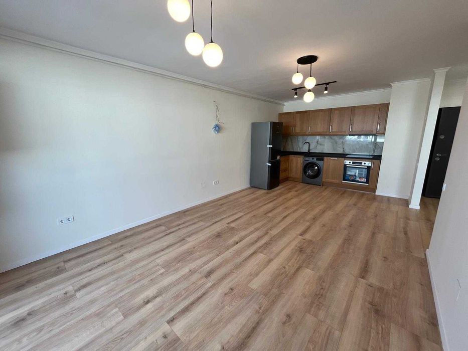 Vand apartament 2 camere str. Eroilor