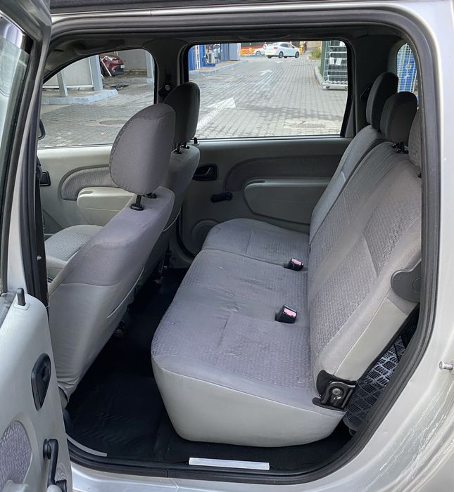 Dacia Logan Mcv Laureat 1.5 dCi 86 cp i rosu