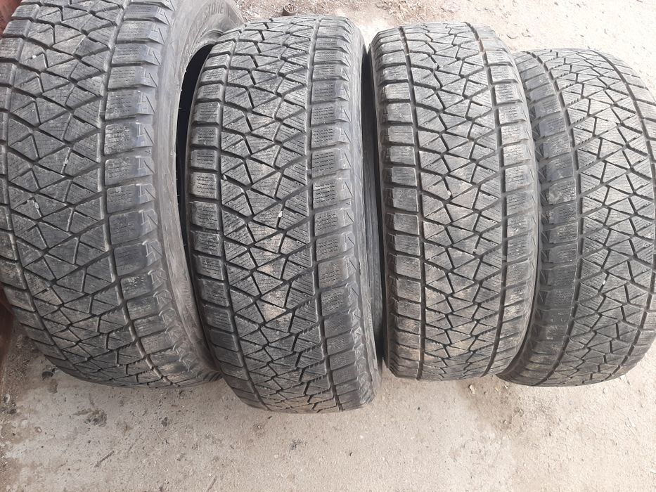 Продам шины 225/55/18 бриджистон