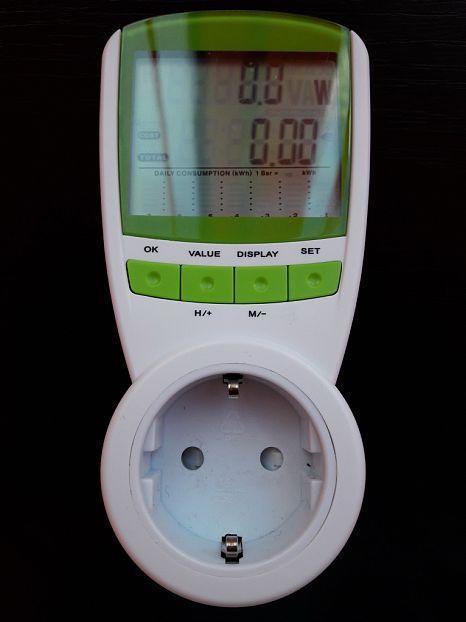 Priza cu LCD pentru masurarea consumului diferitelor aparate din casa