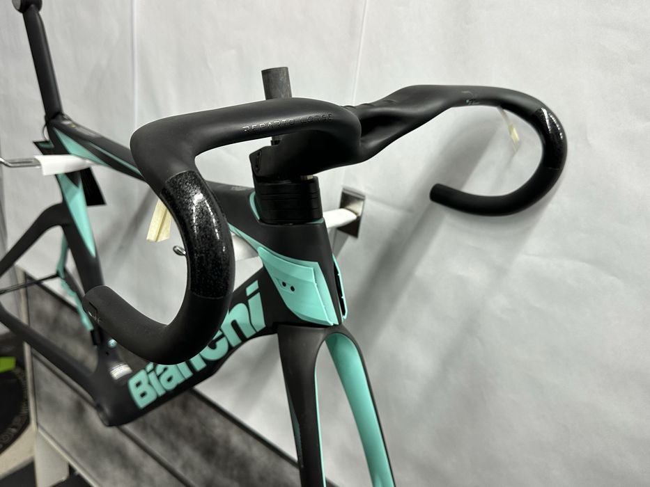 Шосейна карбонова рамка Bianchi Oltre RC