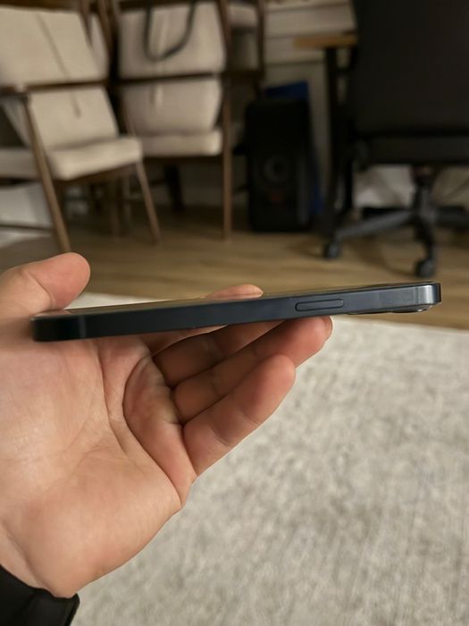 Продается айфон 13