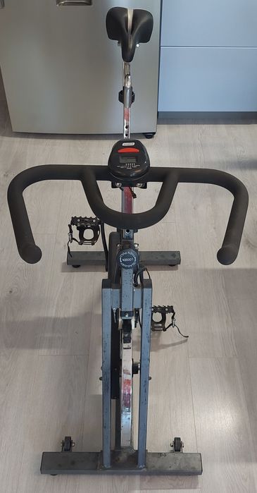 Bicicleta Spinning Ecofit 8284C, semiprofesionala, volanta 18kg