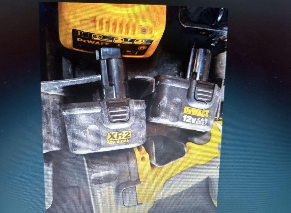 Девалт Dewalt винтоверт с две перфеткно здрави батерий