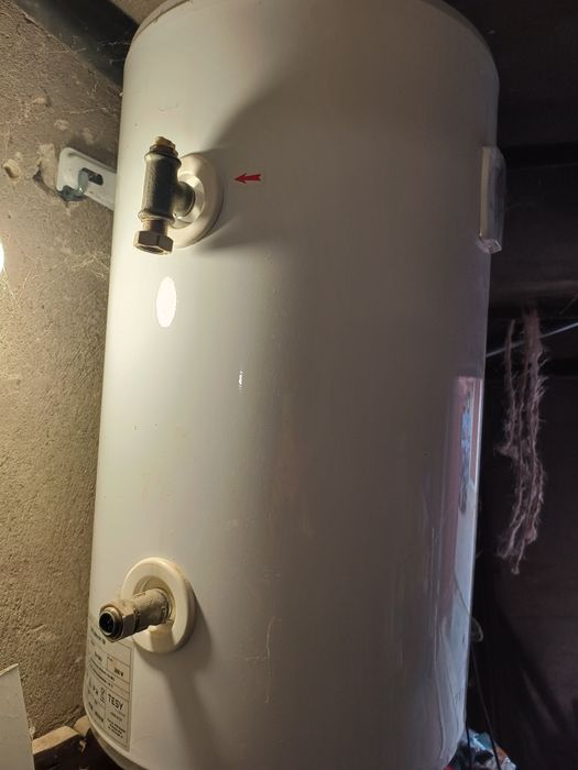 Бойлер със серпентина Теси 80л