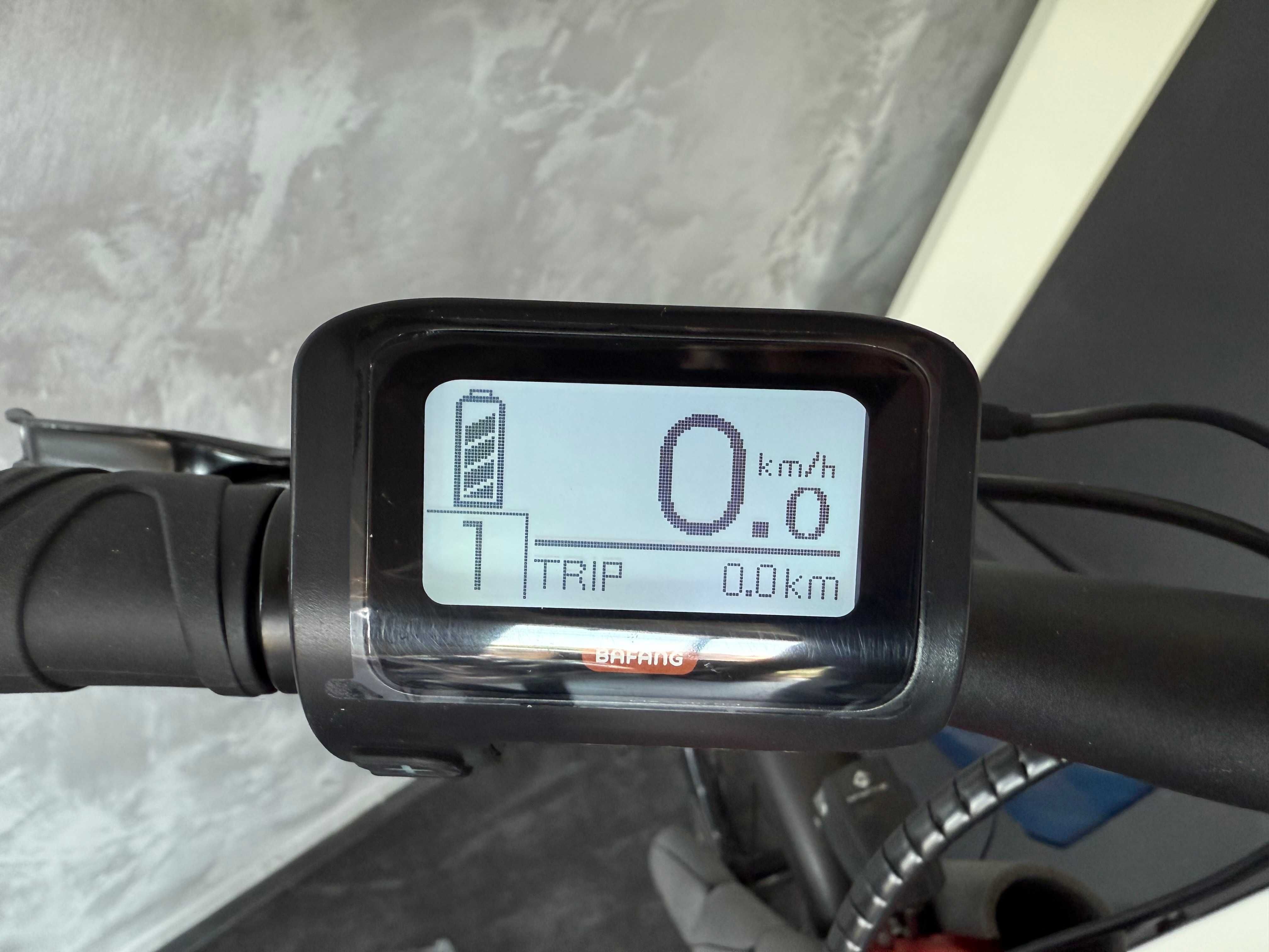 Електрически велосипед HEAD Urban Trinity – НОВ, с Shimano система