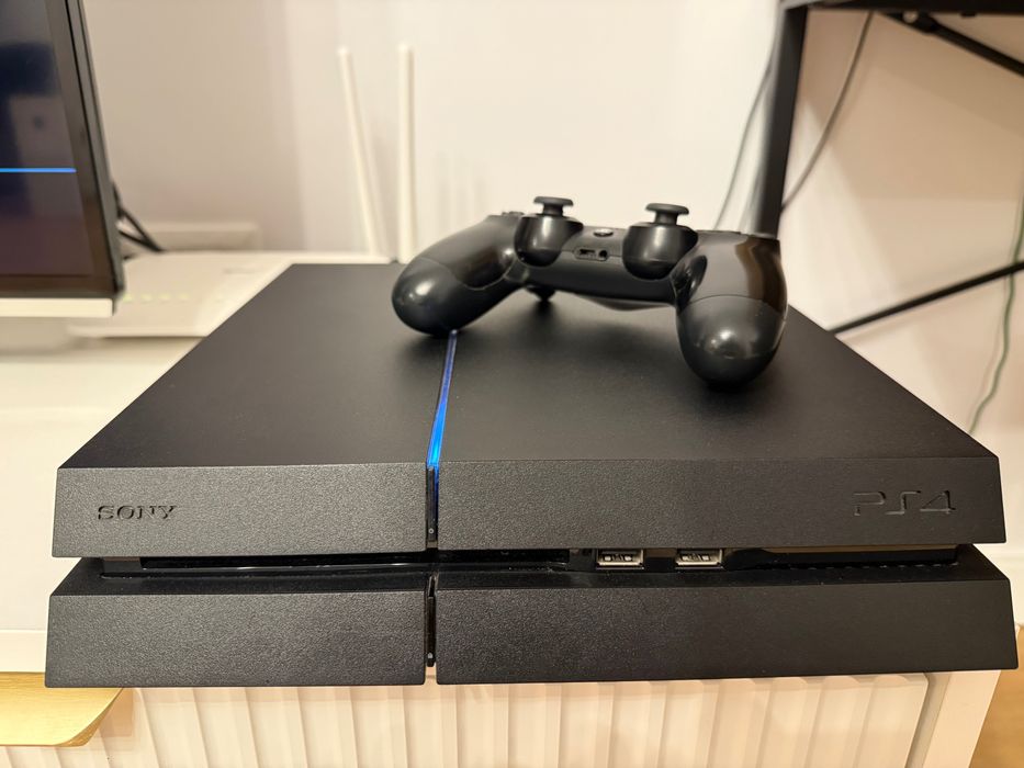 Playstation 4 plus controller