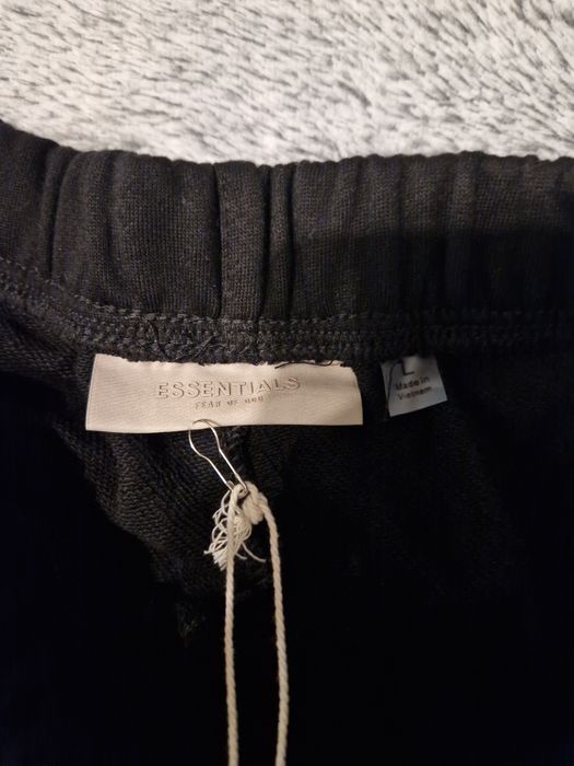 Pantaloni negri essentials